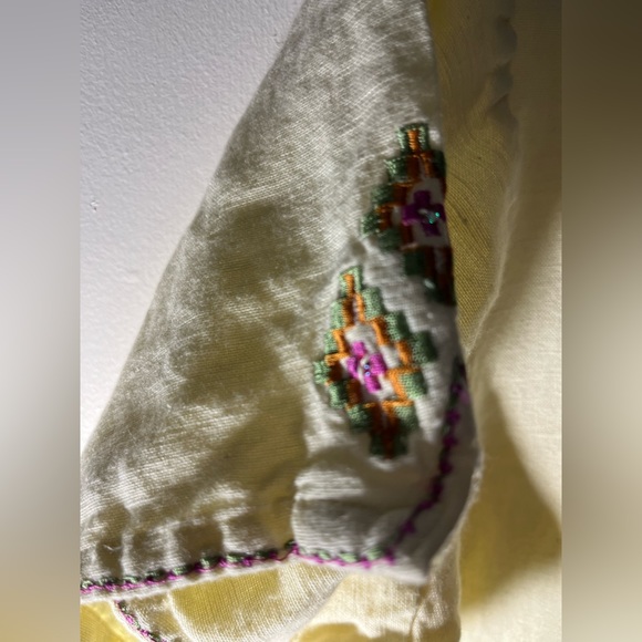 Yellow cotton stitched top - Picture 12 of 13